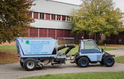 Geräteträger Aebi mit Trilo Saugwagen