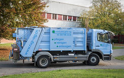 Kehrichtwagen Mercedes mit Sauger